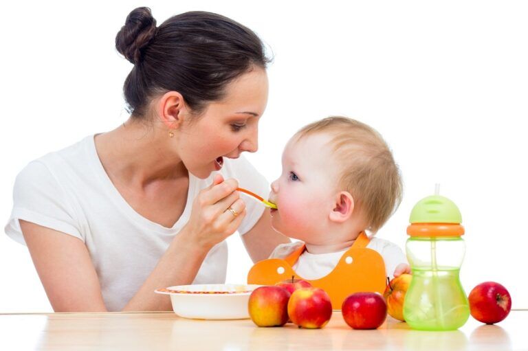 Alimentation des bébés : les 5 produits naturels à éviter