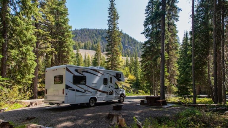 Assurance de camping-car : tout savoir pour rouler serein !